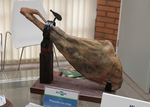 Ir para  <p><big>&nbsp;&nbsp;&nbsp;&nbsp;&nbsp; Presuntos crus defumados e n&atilde;o defumados, copas, presuntos cozidos, mortadelas, hamb&uacute;rgueres e at&eacute; bacon. Esses s&atilde;o alguns dos...